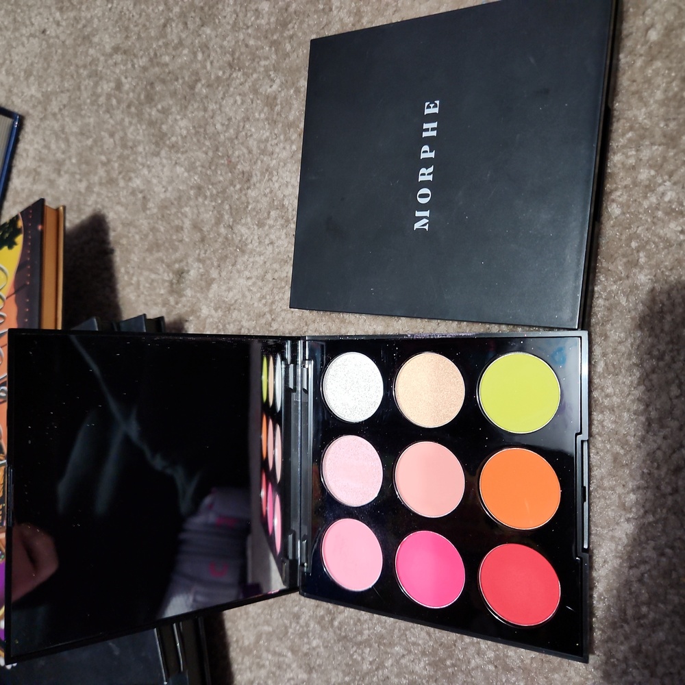 Morphe eyeshadow 9 color pallet